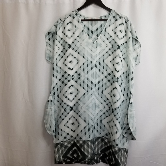 Joe Fresh  lightweight semi sheer cover up with pockets - Picture 8 of 9